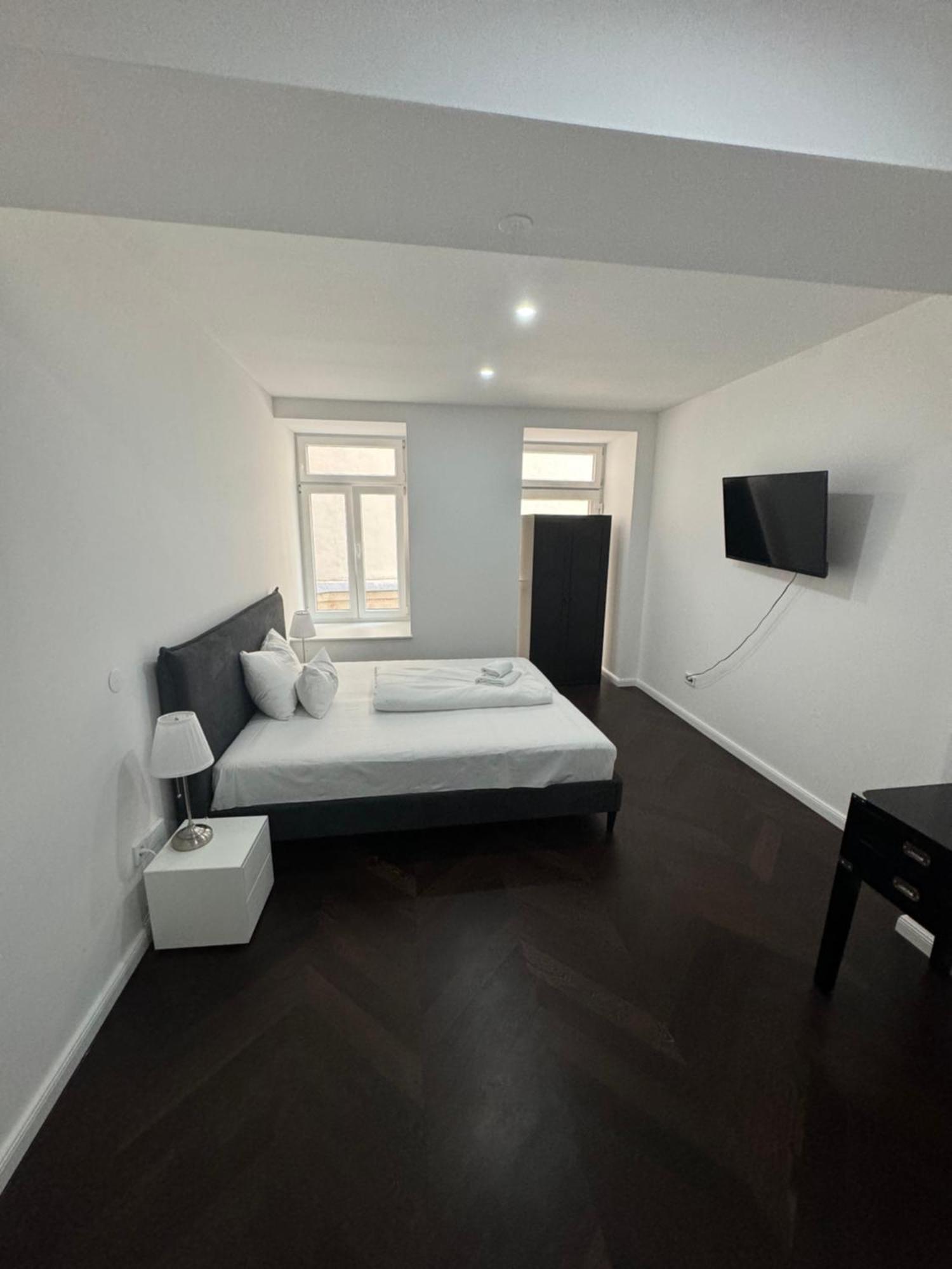 Appartement Design In The Centre Of *